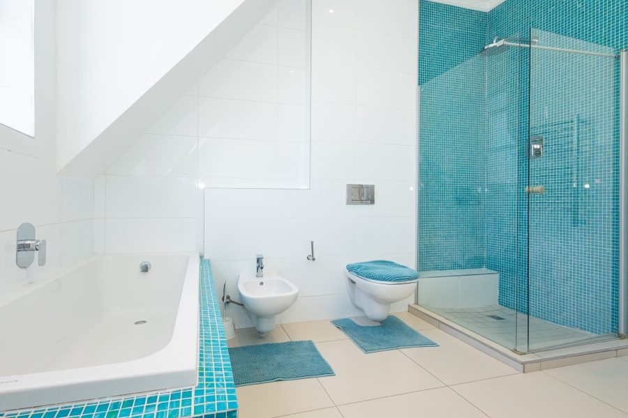 7 Bedroom Property for Sale in Flamingo Vlei Western Cape